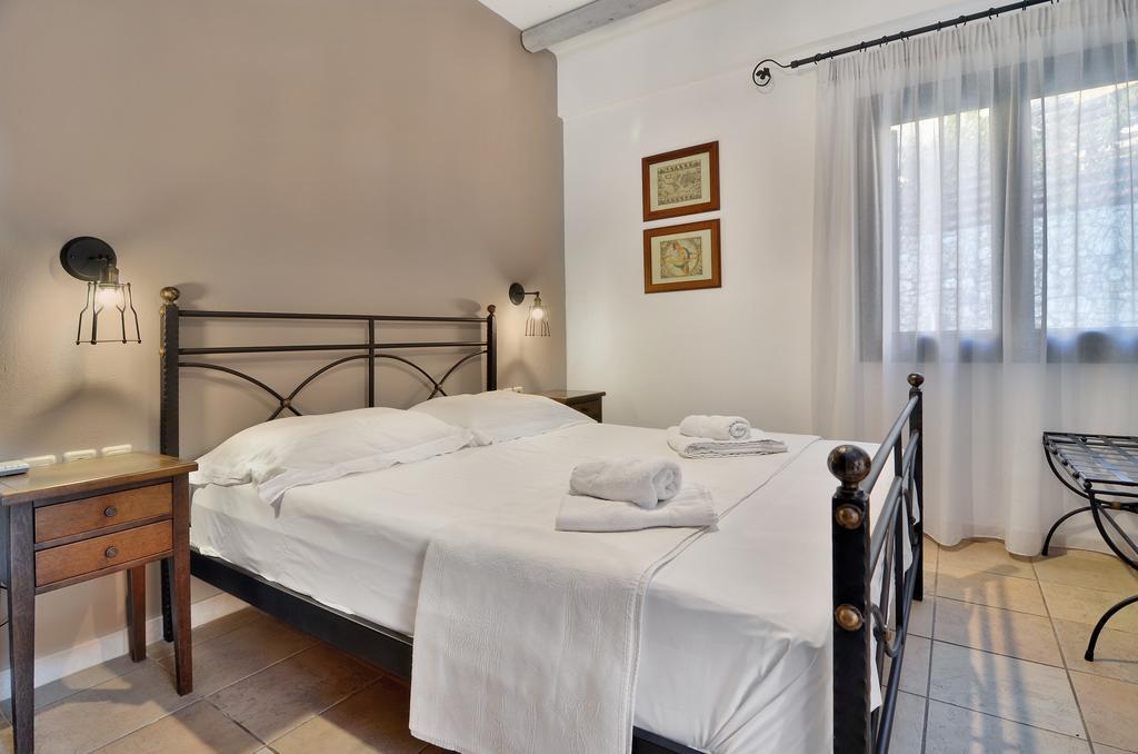 Niriides Luxury Apartments Sívota Værelse billede