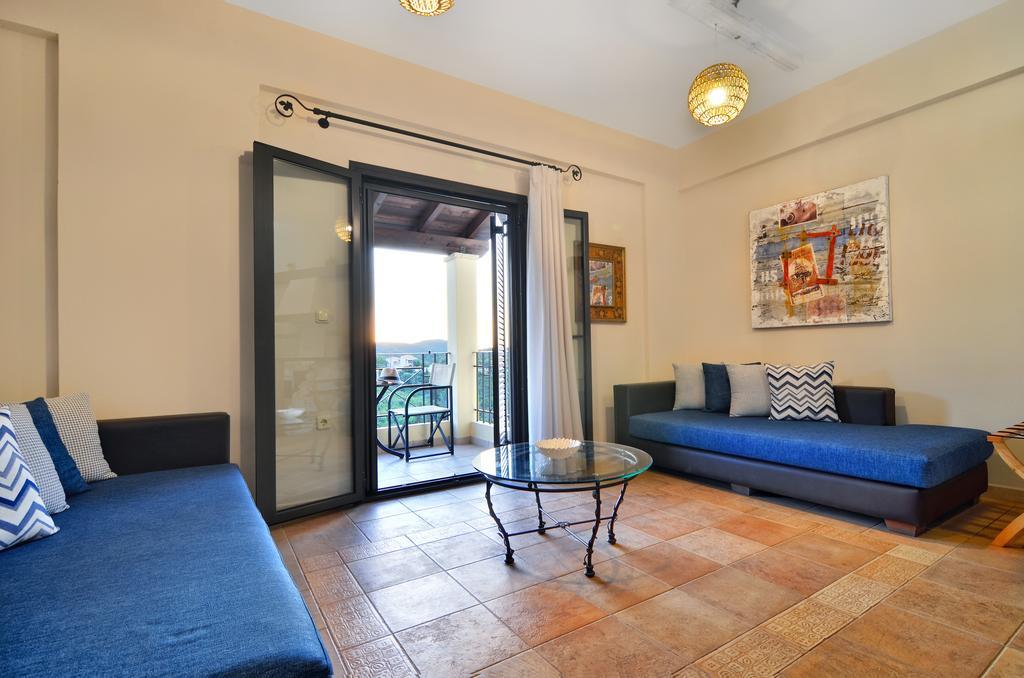 Niriides Luxury Apartments Sívota Værelse billede